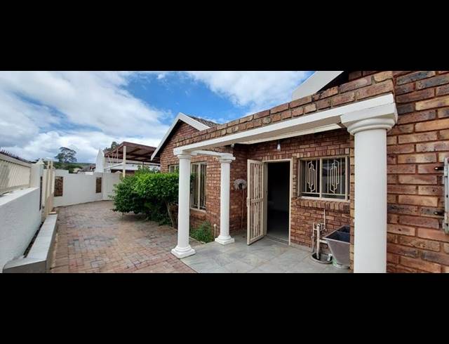 4 BEDROOM HOUSE FOR SALE IN DANVILLE